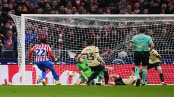 ثغرة في اللوائح تمنح أتلتيكو مدريد أفضلية الأرض أمام نادي برشلونة الإسباني